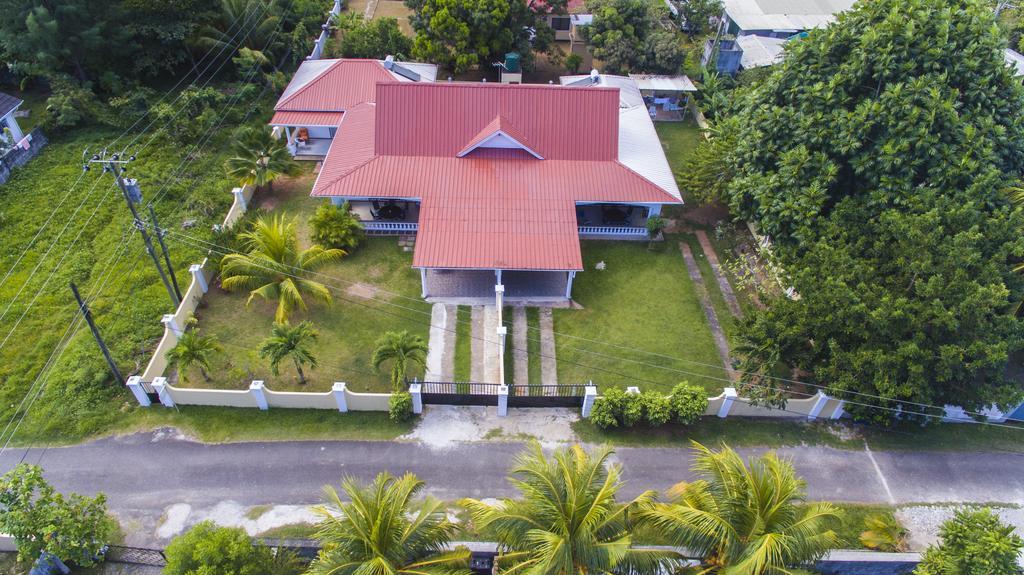 Chez Augustine Apartment Baie Lazare  Екстериор снимка